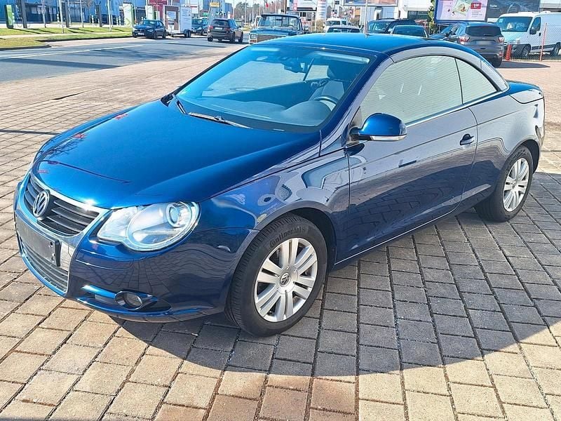 Gebraucht VW Eos 140 PS (102 kW) 2006 Blau Cabrio