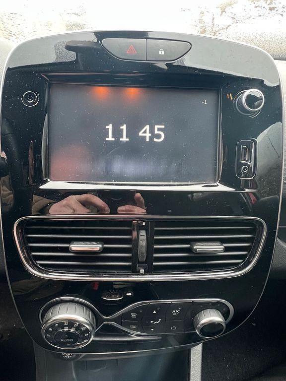 Gebraucht Renault Clio IV LIMITED 118 PS (86 kW) 2017 Rot Kombi