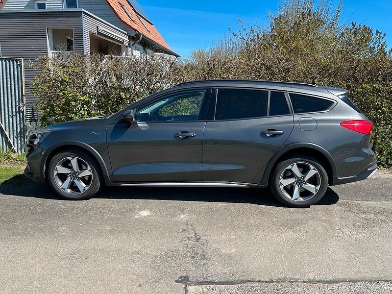 Second-hand Ford Focus Active 125 CP (91 kW) 2020 Gri Break