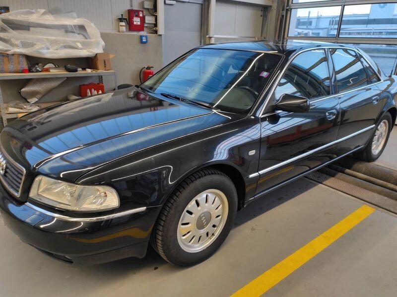 Gebraucht Audi A8 224 PS (164 kW) 2002 Schwarz Limousine