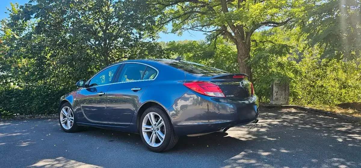 Gebraucht Opel Insignia 260 PS (191 kW) 2010 Blau Limousine