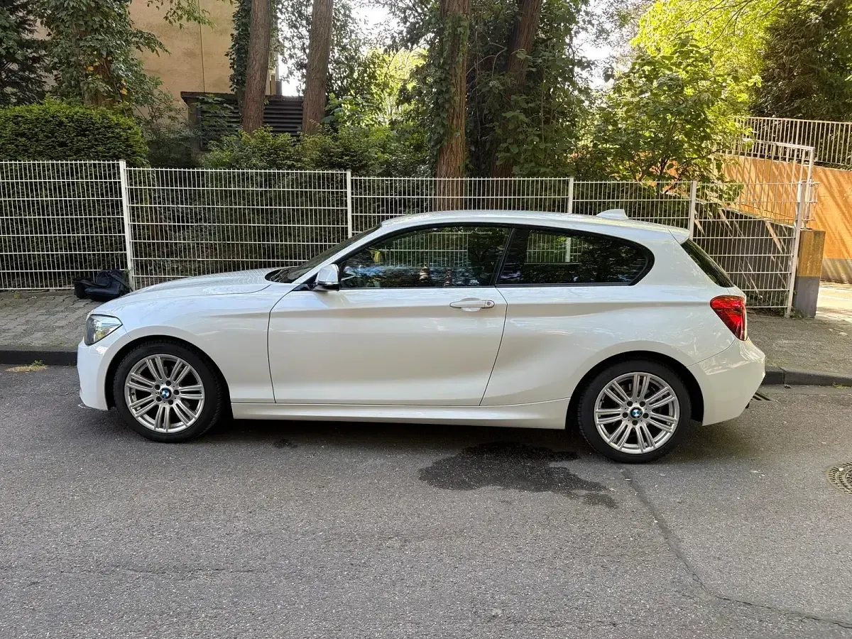 Gebraucht BMW 114 102 PS (75 kW) 2013 Weiß Kleinwagen