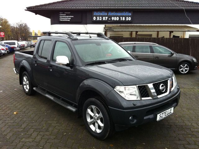 Grau Gebraucht 2008 Nissan Navara Abholung | 14.990 € (Fairer Preis) - Bild 1/4