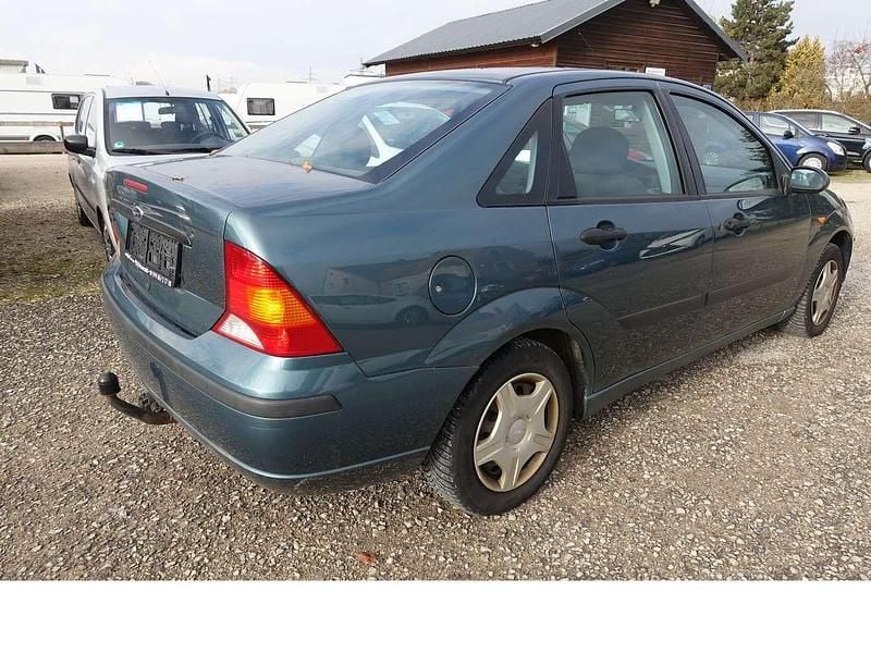 Używany Ford Focus Finesse 75 KM (55 kW) 2003 Zielony Sedan/Limuzyna