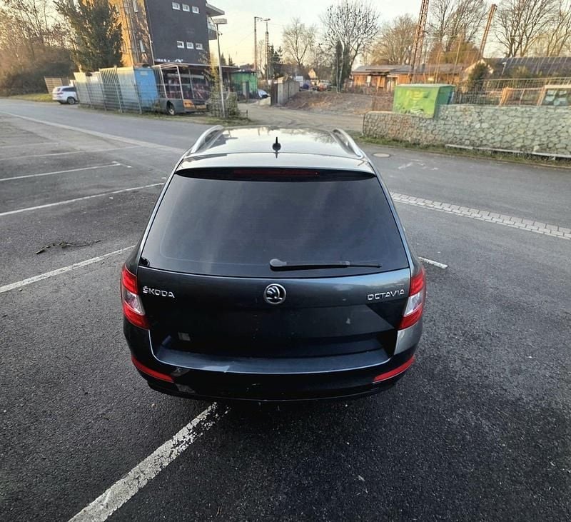 Gebraucht Skoda Octavia 150 PS (110 kW) 2015 Grau Kleinwagen