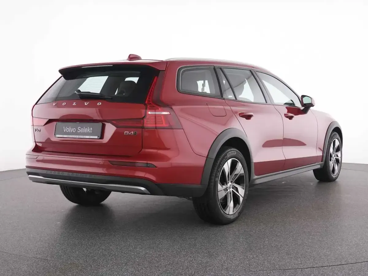 Gebraucht Volvo V60 CC 145 PS (106 kW) 2024 Kombi