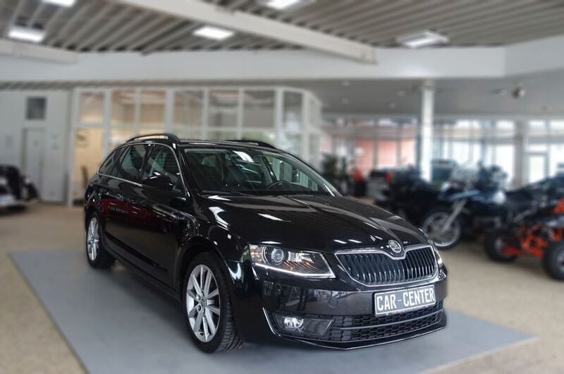 Schwarz Gebraucht 2013 Skoda Octavia Kombi | 11.750 € (Etwas zu teuer) - Bild 1/3