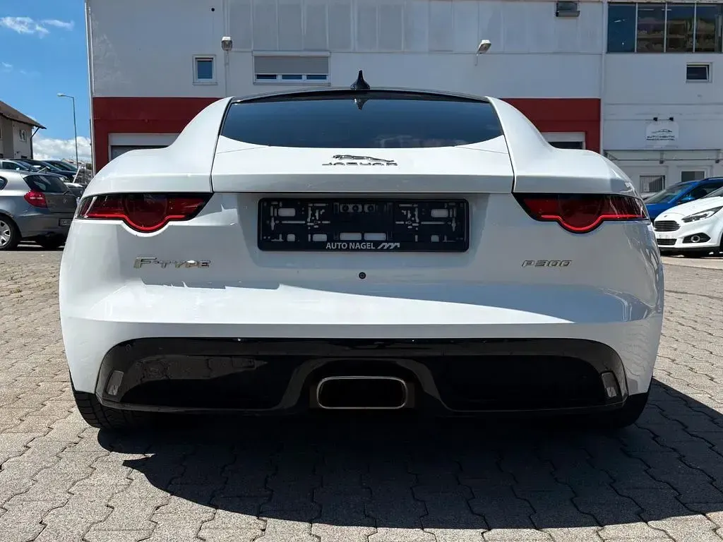 Gebraucht Jaguar F-Type R-Dynamic 300 PS (220 kW) 2019 Weiß Coupé