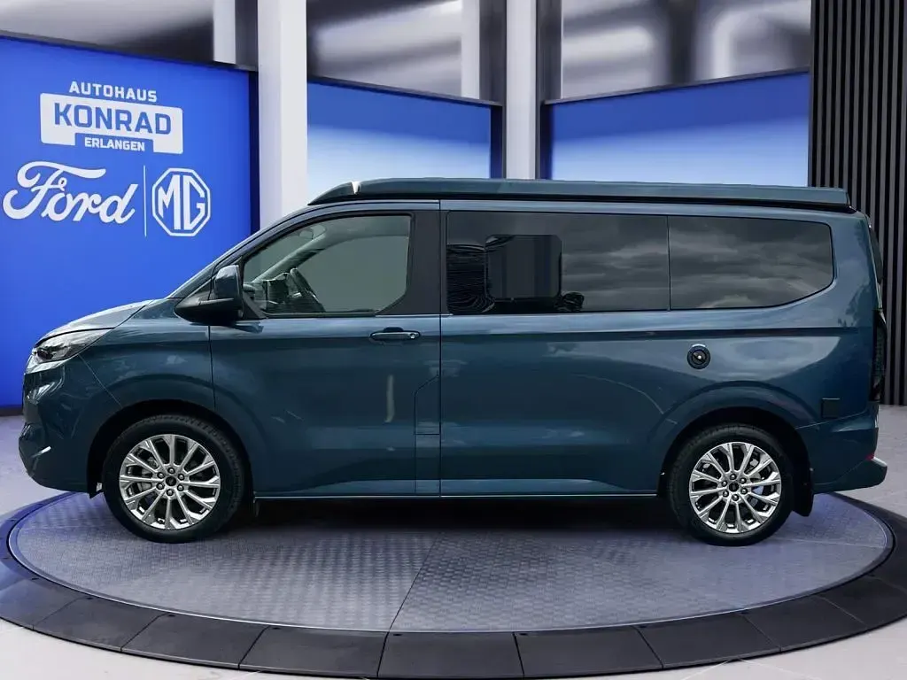 Neu Ford Tourneo Nugget 150 PS (110 kW) 2026 Blau Van / Kleinbus