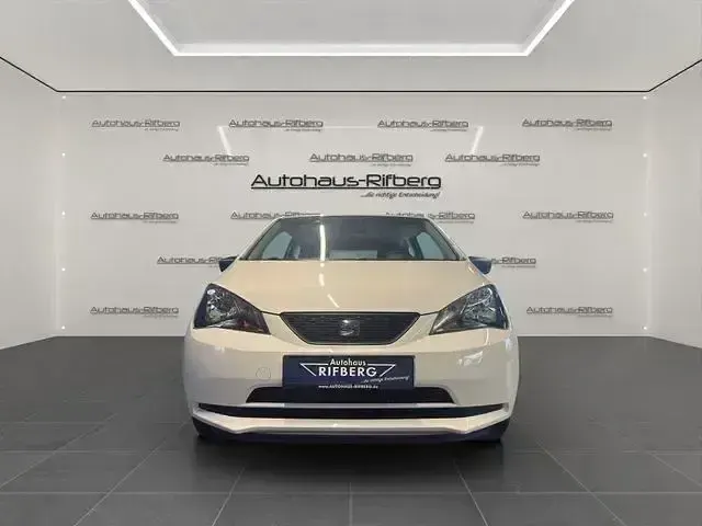 Używany Seat Mii Reference 60 KM (44 kW) 2018 Biały Hatchback