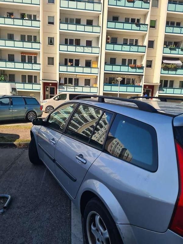 Gebraucht Renault Mégane II Avantage 113 PS (83 kW) 2005 Grau Limousine