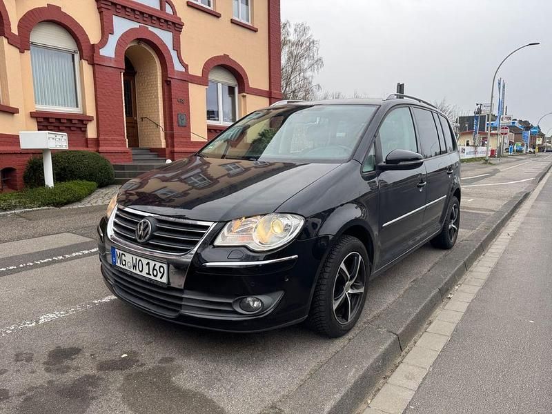 Gebraucht VW Touran 140 PS (102 kW) 2010 Schwarz Van / Kleinbus