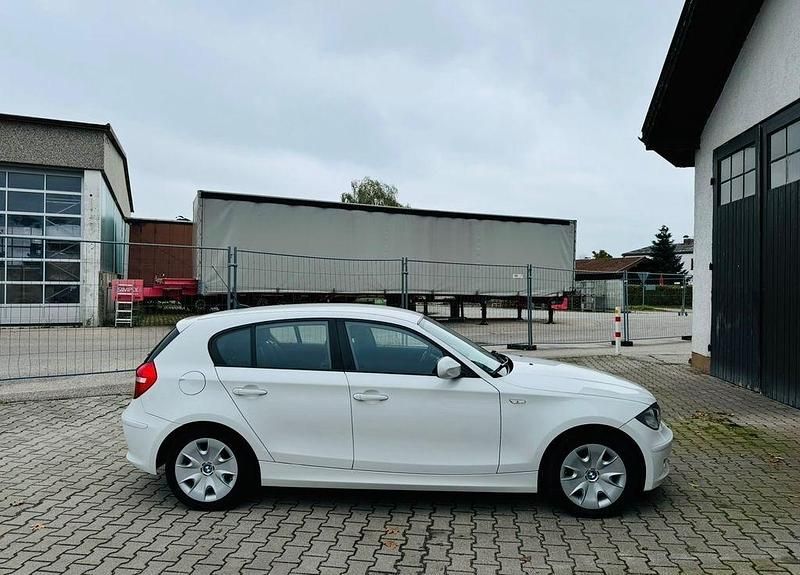 Gebraucht BMW 116 122 PS (89 kW) 2010 Weiß Kleinwagen