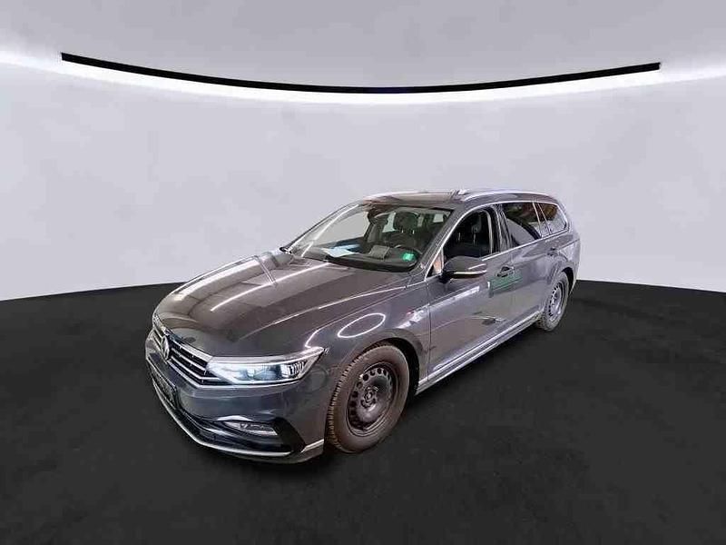 Grau Gebraucht 2021 VW Passat Elegance Kombi | 22.990 € (Fairer Preis) - Bild 1/4
