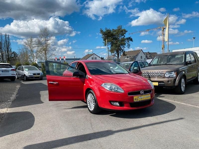 Rot Gebraucht 2013 Fiat Bravo Kleinwagen | 2.800 € (Fairer Preis) - Bild 1/4