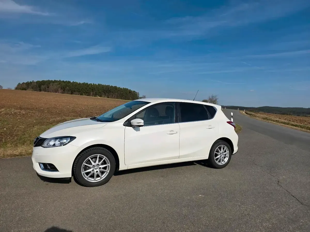 Gebraucht Nissan Pulsar Tekna 116 PS (85 kW) 2018 Weiß Kleinwagen