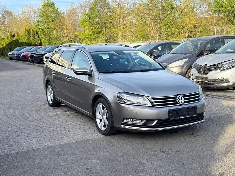 Gebraucht VW Passat 140 PS (102 kW) 2012 Braun Kombi