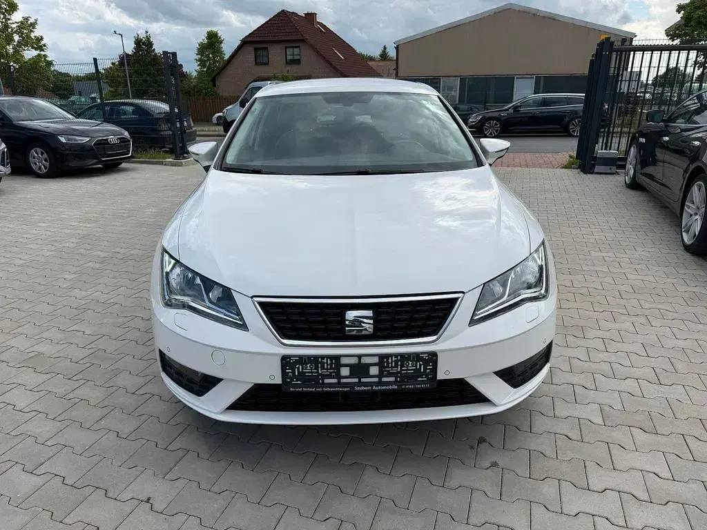 Używany Seat Leon Style 116 KM (85 kW) 2017 Biały Sedan/Limuzyna