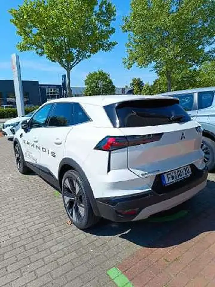 Gebraucht Mitsubishi Grandis Edition 141 PS (103 kW) 2026 Himalayaweiß SUV