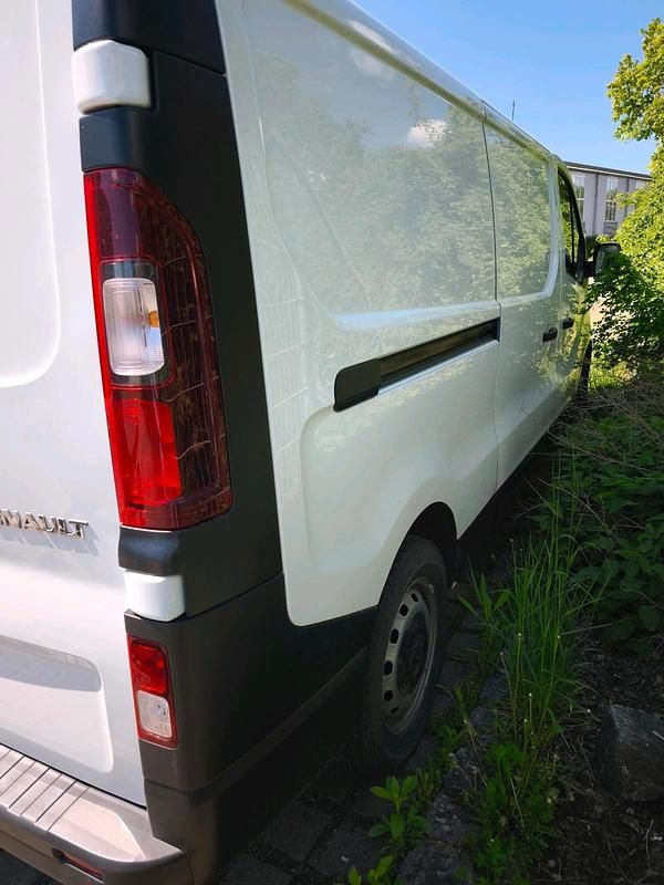 Gebraucht Renault Trafic 120 PS (88 kW) 2021 Weiß Van / Kleinbus