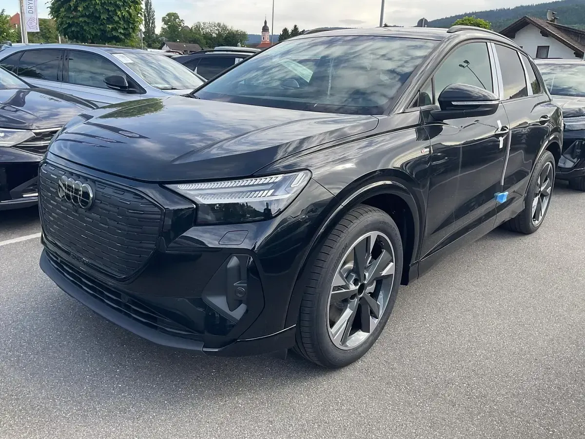 Nowe Audi Q4 e-tron S-Line 210 kW (286 KM) 2026 Czarny SUV