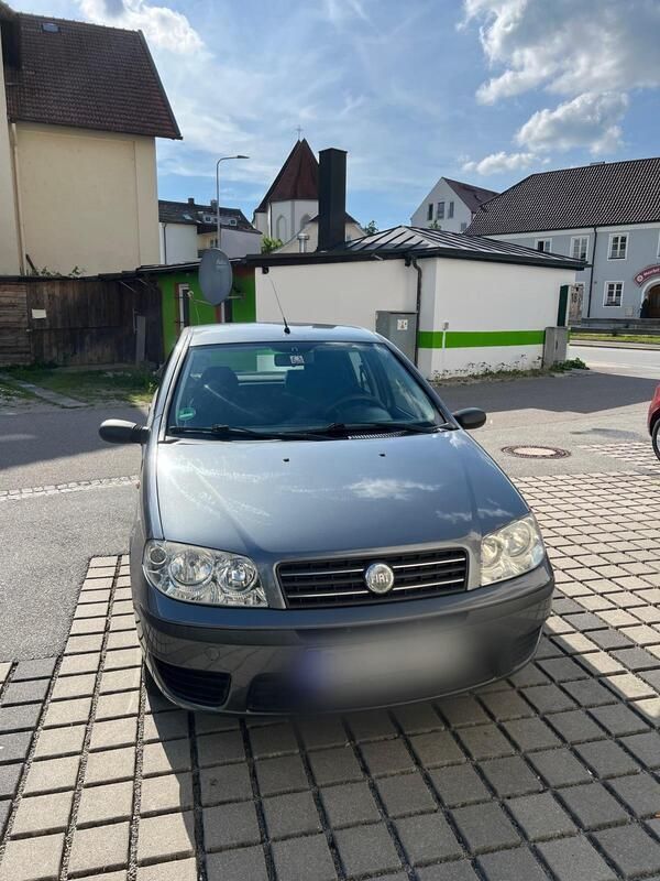 Grau Gebraucht 2004 Fiat Punto Kleinwagen | 680 € (Guter Preis) - Bild 1/4