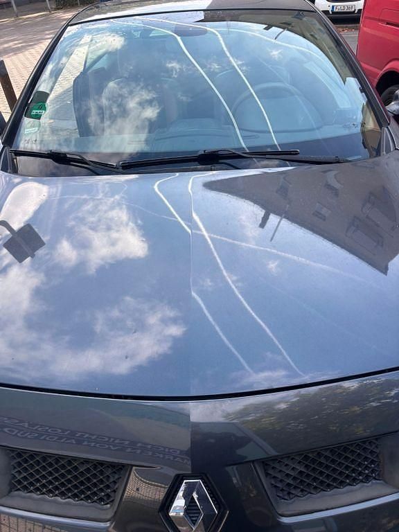 Grau Gebraucht 2005 Renault Mégane Cabriolet Dynamique Cabrio | 2.250 € (Guter Preis) - Bild 1/4