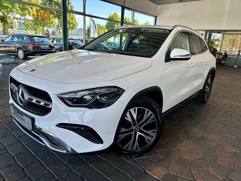 Gebraucht Mercedes GLA250 218 PS (160 kW) 2024 Polarweiß SUV