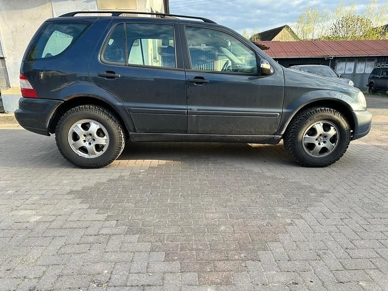 Second-hand Mercedes ML270 2003 SUV