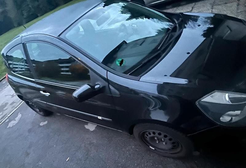 Gebraucht Renault Clio III 88 PS (64 kW) 2007 Schwarz Kleinwagen