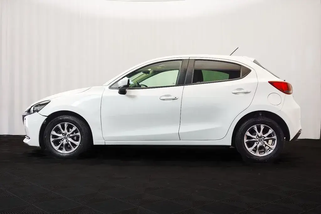 Gebraucht Mazda 2 Exclusive-Line 90 PS (66 kW) 2021 Arctic white cle Limousine