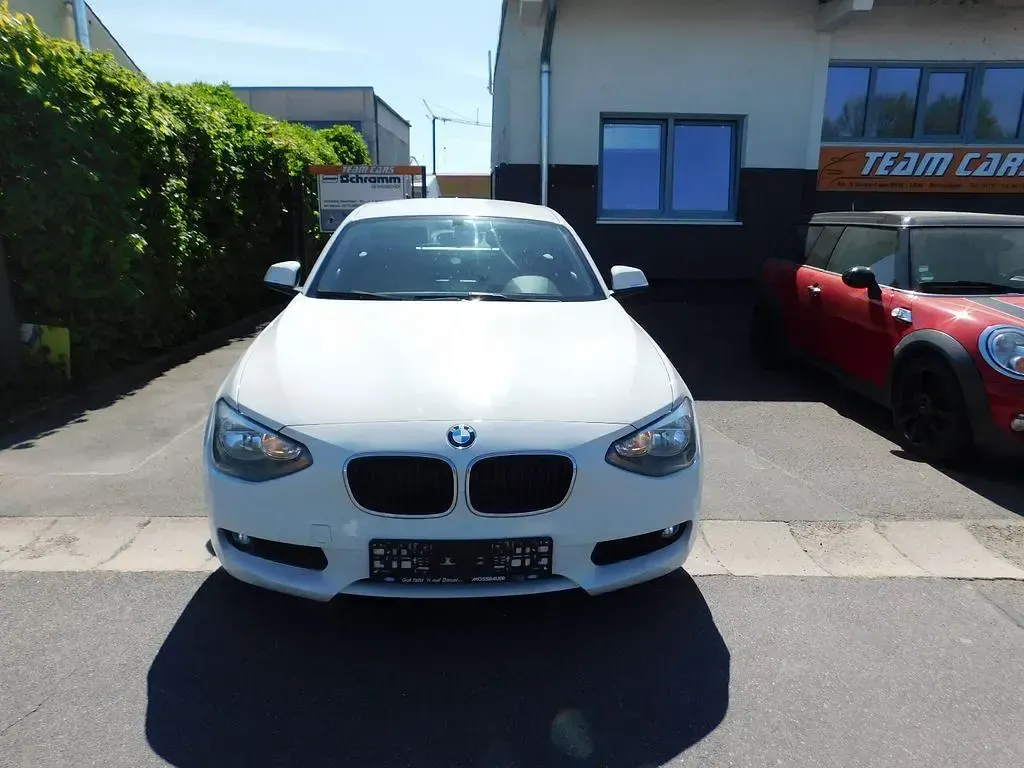 Usata BMW 114 102 CV (75 kW) 2013 Bianco Utilitaria