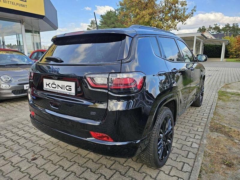 Second-hand Jeep Compass 239 CP (175 kW) 2022 Negru SUV