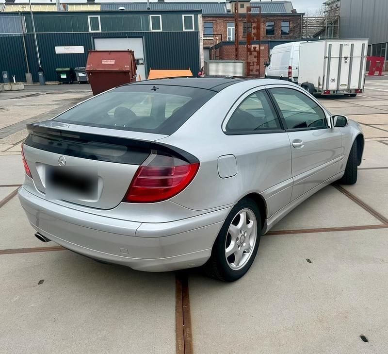 Gebraucht Mercedes C230 193 PS (141 kW) 2002 Silber Coupé