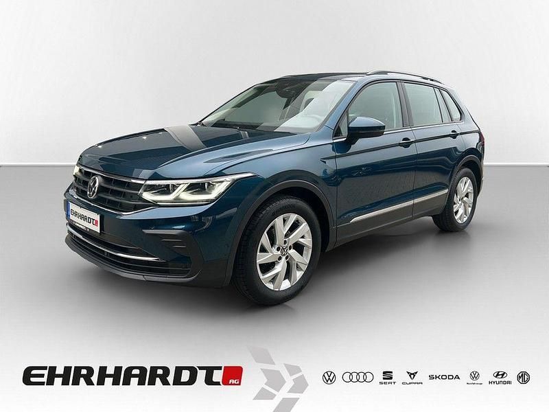 Blau Gebraucht 2020 VW Tiguan Life SUV | 23.470 € (Etwas zu teuer) - Bild 1/3
