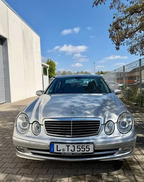 Gebraucht Mercedes E200 Avantgarde 163 PS (119 kW) 2004 Silber Limousine