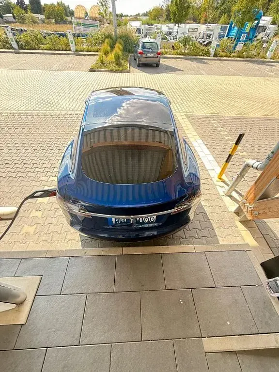 Gebraucht Tesla Model S 309 kW (421 PS) 2018 Blau Kleinwagen