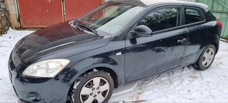 Gebraucht Kia Ceed 125 PS (91 kW) 2009 Schwarz Kleinwagen
