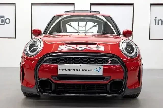 Gebraucht Mini Cooper S 192 PS (141 kW) 2023 Chili red Kleinwagen