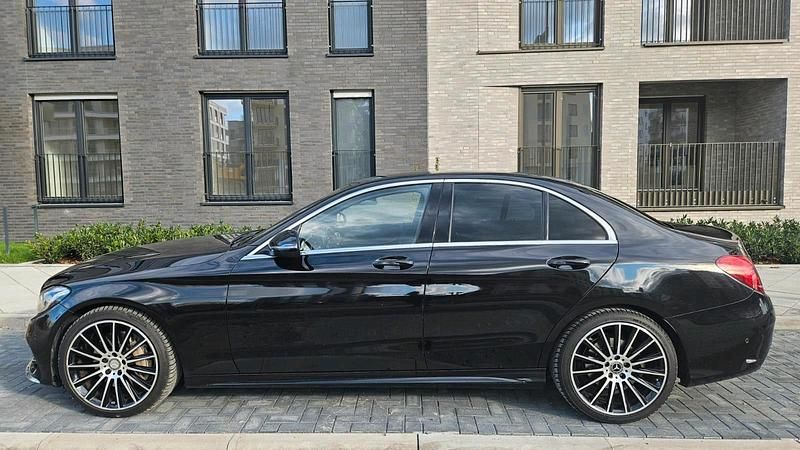 Schwarz Gebraucht 2016 Mercedes C250 AMG Limousine | 18.990 € (Fairer Preis) - Bild 1/4