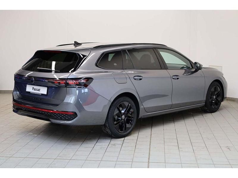 Neu VW Passat R-line 150 PS (110 kW) 2026 Grau Kombi