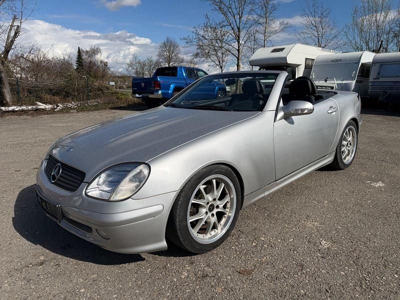 Second-hand Mercedes SLK200 163 CP (119 kW) 2002 Argintiu Cabrio
