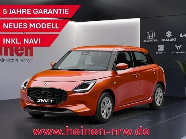 Orange (flame orange pearl metallic) Gebraucht 2024 Suzuki Swift Club Kleinwagen | 15.990 € (Superpreis) - Bild 1/4