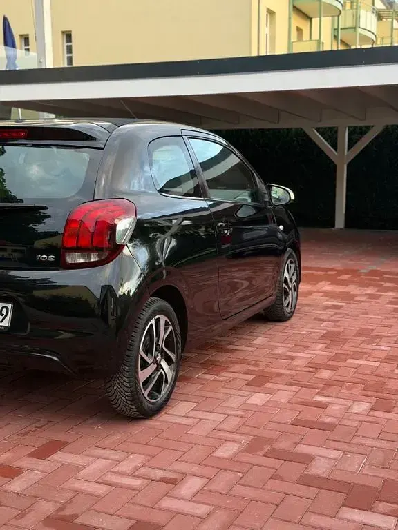 Gebraucht Peugeot 108 Active 82 PS (60 kW) 2014 Schwarz Cabrio