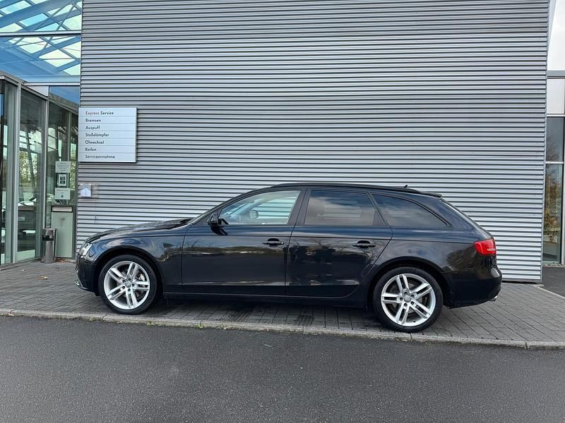 Gebraucht Audi A4 150 PS (110 kW) 2013 Schwarz Kombi