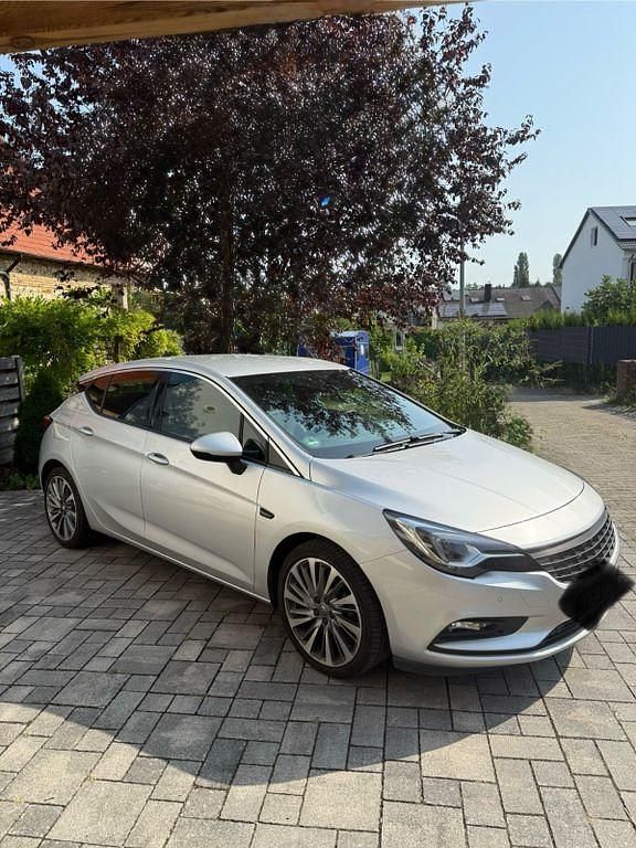 Silber Gebraucht 2018 Opel Astra Ultimate Limousine | 14.990 € (Fairer Preis) - Bild 1/4