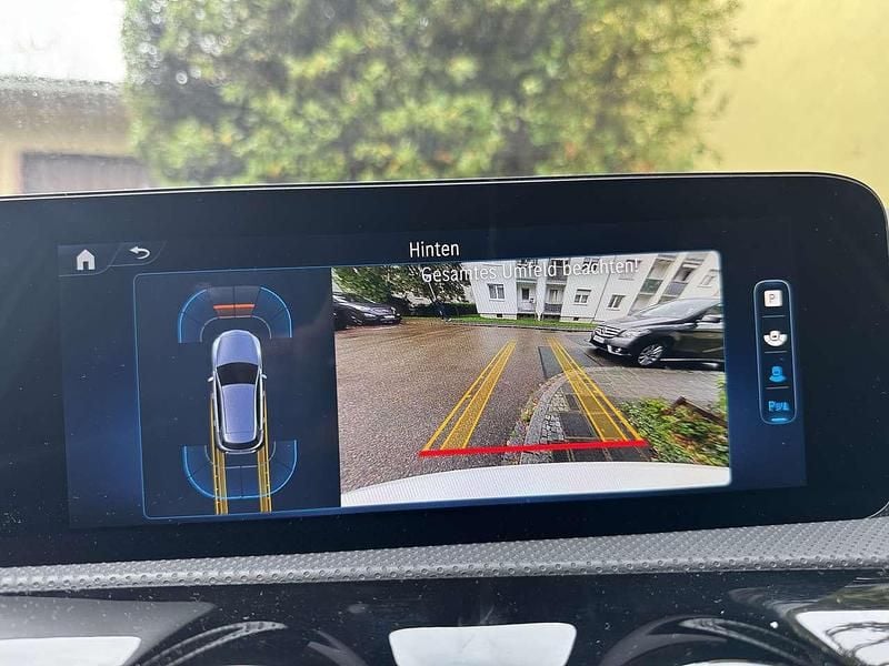 Weiß Gebraucht 2023 Mercedes A180 Kleinwagen | 26.450 € (Guter Preis) - Bild 1/4