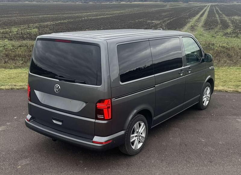 Gebraucht VW T6.1 Trendline 150 PS (110 kW) 2021 Grau Van