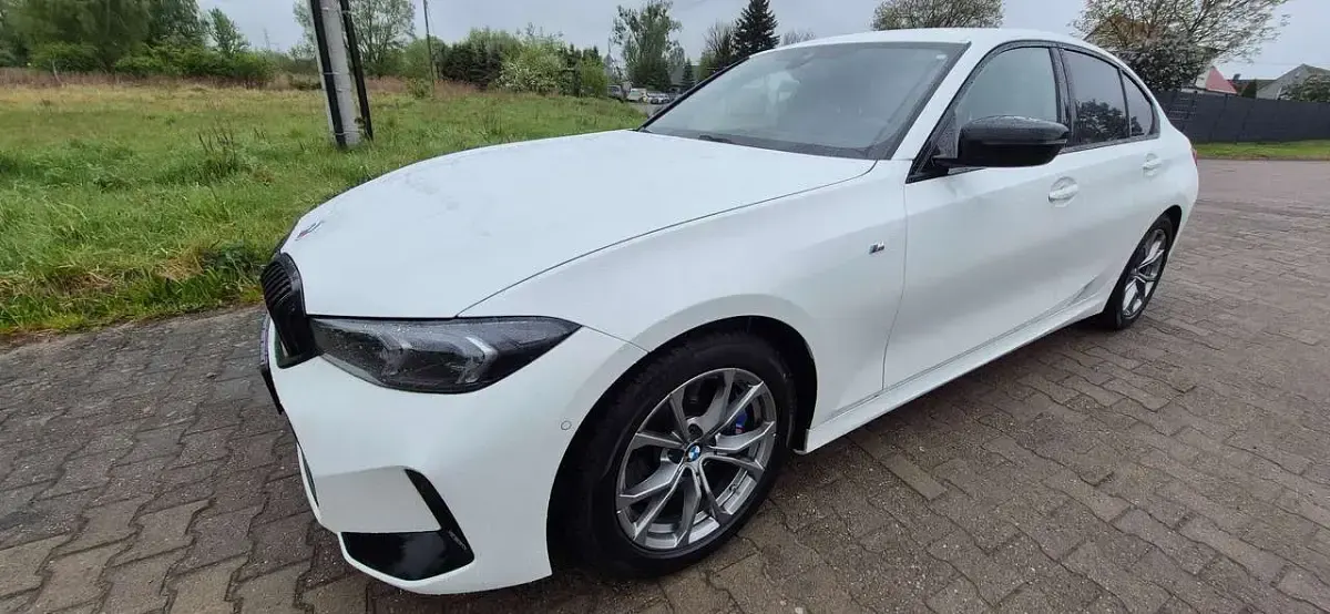 Gebraucht BMW 318 M Sport 156 PS (114 kW) 2023 Alpinweiss iii Limousine