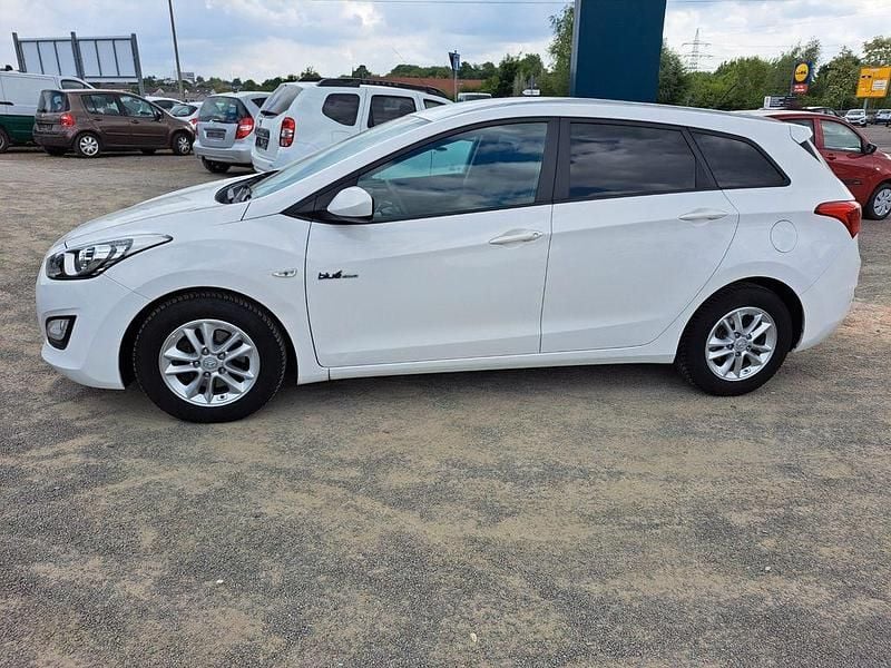 Gebraucht Hyundai i30 Classic 128 PS (94 kW) 2014 Weiß Kombi